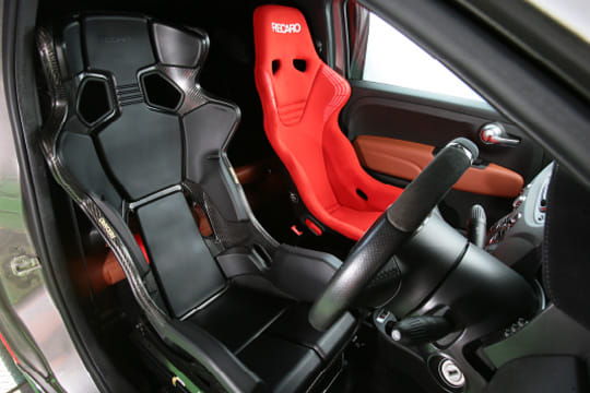 ABARTH 595　RECAROシート