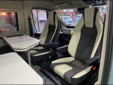 FIAT�@Ducato�iCamping�j�@ADRIA TWI540�i2019�N�j�@�Ɂ@RECARO�i���J���j�@LX-F�@IL110H�@�z���C�g�@���A�[�����X�g�@�~���E�@����