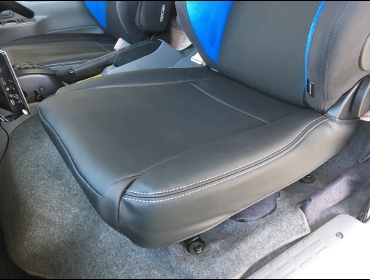 TOYOTA�@�J�����[�i2018�N�j�@�Ɂ@RECARO�i���J���j�@SR-7F�@����A�h�o���X�G�f�B�V�����@�u���[�@�A�[�����X�g�t���@�~���E�@����