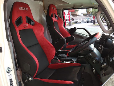 TOYOTA�@�i�b�c�@�N���A5.3X�@GDY281���i2023�N�j�@�Ɂ@RECARO�i���J���j�@SR-7F�@GU100H�@RED�@�V�[�g�q�[�^�[�t���@�~���E�@����