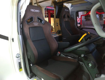 TOYOTA�@�J�����[�h�@2DG-GDY281�i2023�N�j�@�Ɂ@RECARO�i���J���j�@SR-7F�@GU100�@�u���E���@A/R�@�~���E�@����