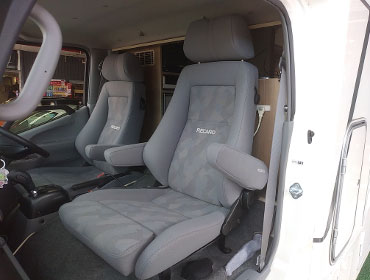 TOYOTA�@�J�����[�h�@TRY230�i2021�N�j�@�Ɂ@RECARO�i���J���j�@�G���S���hMV�@BK�@�~���E�@����