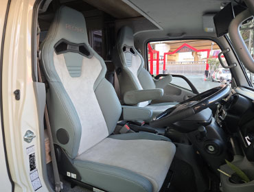 TOYOTA�@�J�����[�h�@GDY281���i2024�N�j�@�Ɂ@RECARO�i���J���j�@SR-C�@UT100�@A/R�@�T�[�W�O���C�@�~���E�@����