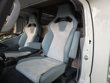 TOYOTA�@�J�����[�h�@GDY281���i2024�N�j�@�Ɂ@RECARO�i���J���j�@SR-C�@UT100�@A/R�@�T�[�W�O���C�@�~���E�@����