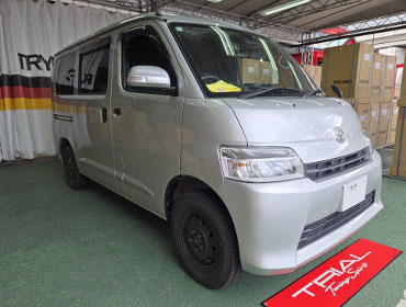 TOYOTA�@�^�E���G�[�X�@S413M�i2025�N�j�@�Ɂ@RECARO�i���J���j�@LX-F�@TR�@NN�@�~���E�@����