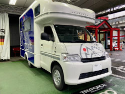 TOYOTA�@�L�����s���O�J�[�g���W���[�����@S413U�i2024�N�j�@�Ɂ@RECARO�i���J���j�@SR-C�@UT100�@A/R�@�T�[�W�O���C�@����