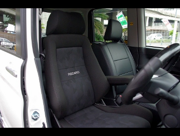 RECARO�i���J���V�[�g�j�@DAIHATSU�@�^���g�J�X�^���@LA610S��RECARO�i���J���j�@�G���S���hD�@BK�@�A�[�����X�g�t���@����