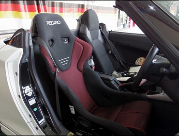 RECARO�i���J���V�[�g�j�@DAIHATSU�@�R�y���@LA400�@�Ɂ@RECARO�i���J���j�@RS-G�@GK�@BK/RED�@�V�[�g�q�[�^�[�t���@����