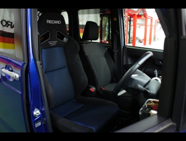 DAIHATSU�@�E�F�C�N�i2017�N�j�@�Ɂ@RECARO�i���J���j�@SR-7F�@GK100�@BK/BL�@����