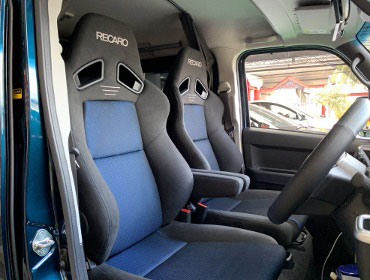 DAIHATSU�@�A�g���[�@S700V�i2022�N�j�@�Ɂ@RECARO�i���J���j�@SR-7F�@GK100�@BK/�u���[�@�A�[�����X�g�t���@����