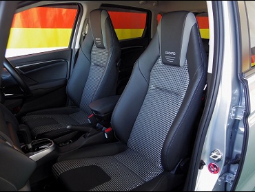 HONDA�@�t�B�b�g�@GK3�@�Ɂ@RECARO�i���J���j�@LX-F�@IL110H�@BK�@�~2�r�@����