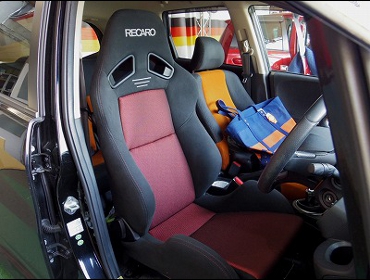 RECARO�i���J���V�[�g�j�@HONDA�@�t�B�b�g�@�Ɂ@���J���@SR-7�@GK100�@BK/RED�@����