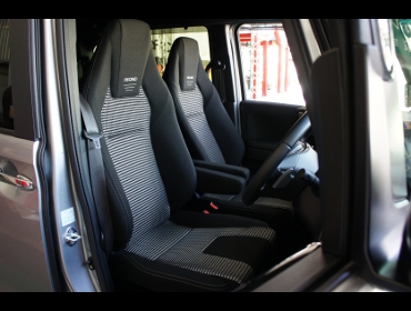 HONDA�@N-BOX�@JF3�i2018�N�j�@�Ɂ@RECARO�i���J���j�@LX-F�@IN110�@BK�@�A�[�����X�g�t���@�~2�r�@����