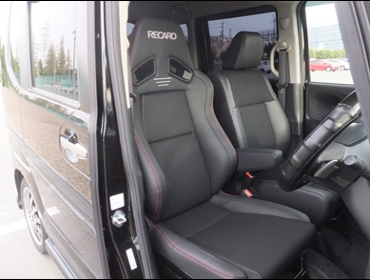 HONDA�@N-BOX�J�X�^���@JF1�@�Ɂ@RECARO�i���J���j�@SR-7F�@Lassic�@BK�@�A�[�����X�g�t���@����