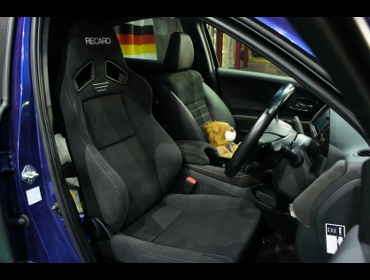 HONDA�@���F�[���@�q�t3�i2016�N�j�@�Ɂ@RECARO�i���J���j���J���@SR-7F�@GK100�@BK/BK�@�V�[�g�q�[�^�[�t���@����
