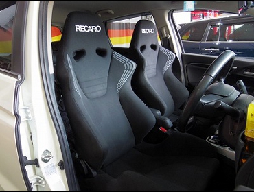 HONDA�@�t�B�b�g3�@GP5�i2014�N�j�@�Ɂ@RECARO�i���J���j�@SR-6�@KK100S�@BK�@�~2�r�@����
