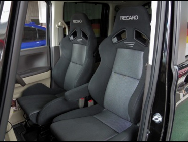 HONDA�@N-BOX�@JF3�i2017�N�j�@�Ɂ@RECARO�i���J���j�@SR-7�@GK100�@BK/SIL�@���@SR-7F�@GK100�@BK/SIL�@�A�[�����X�g�t���@����