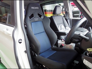 HONDA�@�t���[�h�v���X�@�n�C�u���b�h�@GB7�i2017�N�j�@�Ɂ@RECARO�i���J���j�@SR-7F�@GK100�@BK/�u���[�@����