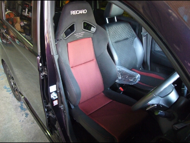 HONDA�@N-���S���@�Ɂ@RECARO�i���J���j�@SR-7F�@GK100�@BK/RED�@����