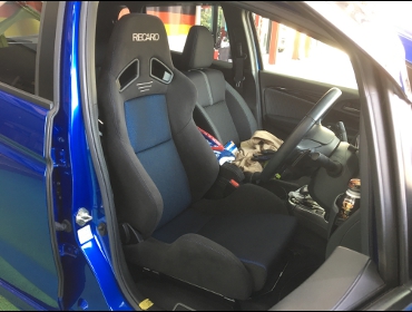 HONDA�@�t�B�b�g�n�C�u���b�h�@GP5�i2017�N�j�@�Ɂ@RECARO�i���J���j�@SR-7�@GK100�@BK/�u���[�@����