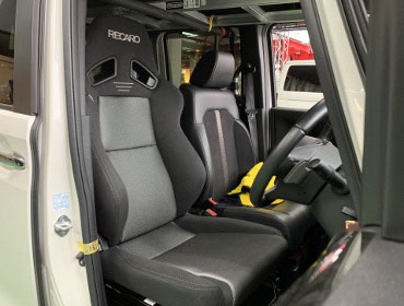 HONDA�@N-BOX�J�X�^���@JF3�i2020�N�j�@�Ɂ@RECARO�i���J���j�@SR-7F�@GK100�@BK/SIL�@����