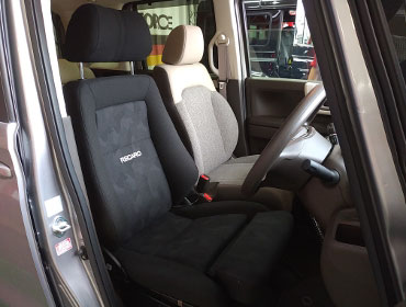 HONDA�@N-BOX�@JF3�i2023�N�j�@�Ɂ@RECARO�i���J���j�@�G���S���hMV�@BK�@����