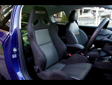 RECARO�i���J���V�[�g�j�@Peugeot�i�v�W���[�j�@208�@ABA-A905F02��RECARO�i���J���j�@SR-7 SK100 SIL�@����
