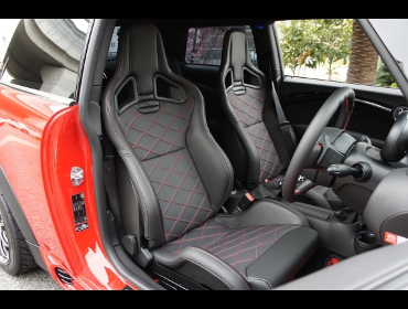 RECARO�i���J���V�[�g�j�@BMW�@MINI�@JCW��RECARO�i���J���j�@�X�|�[�c�X�^�[�@���~�e�b�h�G�f�B�V�����@BK/BK�@�~2�r�@����