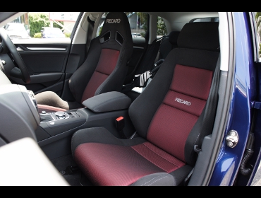 RECARO�i���J���V�[�g�j�@Audi�i�A�E�f�B�j�@A3�@1.8T�@ABA-8VCJSF��RECARO�i���J���j�@SR-7 SK100 RED�@���@LX-VS SK100�@RED�@����