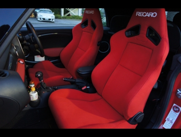 RECARO�i���J���V�[�g�j�@BMW�@MINI�@�R���o�[�`�u���@R57��RECARO�i���J���j�@SR-7 KK100H�@RED�i�V�[�g�q�[�^�[�t���j�@�~2�r�@����