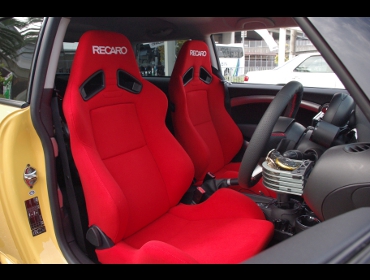 RECARO�i���J���V�[�g�j�@BMW�@�~�j�N�[�p�[S�@R56��RECARO�i���J���j�@SR-7 KK100 RED�@�~2�r�@����