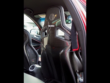 �X�|�[�c�X�^�[/�N���X�X�|�[�c�X�^�[���J�[�{���o�b�N�V�F���ɁI