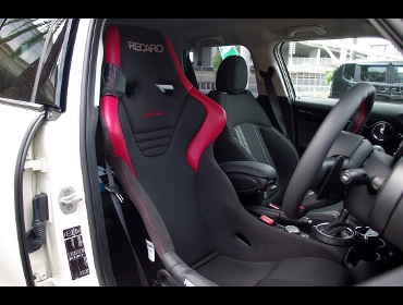 RECARO�i���J���V�[�g�j�@BMW�@MINI�@F55�Ƀ��J���@����@RS-G�X�[�p�[�V���^���N�@NU�@����