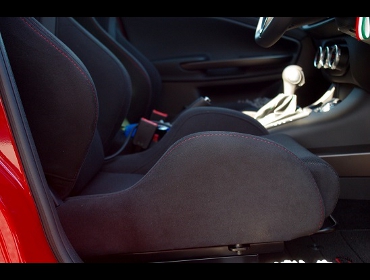 RECARO�i���J���V�[�g�j�@AlfaRomeo�@Giulietta�@�A���t�@�����I�@�W�����G�b�^�@�N�A�h���t�H���I�x���f�Ƀ��J���@SR-7�@LassicH�@BK/RED�@���@SR-7F LassicH�@BK/RED�@����