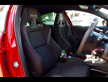 RECARO�i���J���V�[�g�j�@AlfaRomeo�@Giulietta�@�A���t�@�����I�@�W�����G�b�^�@�N�A�h���t�H���I�x���f�Ƀ��J���@SR-7�@LassicH�@BK/RED�@���@SR-7F LassicH�@BK/RED�@����