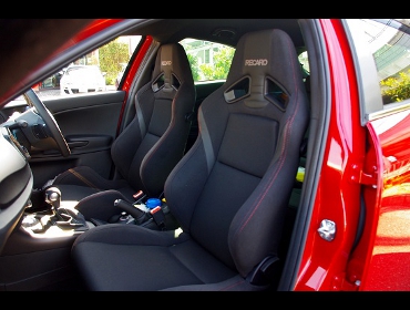 RECARO�i���J���V�[�g�j�@AlfaRomeo�@Giulietta�@�A���t�@�����I�@�W�����G�b�^�@�N�A�h���t�H���I�x���f�Ƀ��J���@SR-7�@LassicH�@BK/RED�@���@SR-7F LassicH�@BK/RED�@����