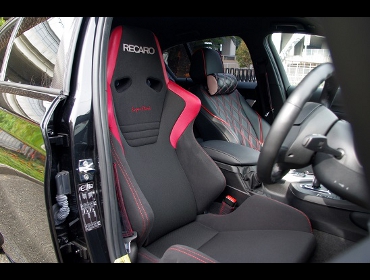 RECARO�i���J���V�[�g�j�@BMW�@116i�Ƀ��J���@����SR-6 �X�[�p�[�V���^���NNU�@����