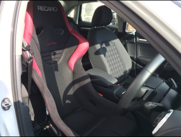 RECARO�i���J���V�[�g�j�@Audi�@A3�Z�_���Ƀ��J���@����RS-G �X�[�p�[�V���^���NNU�@����
