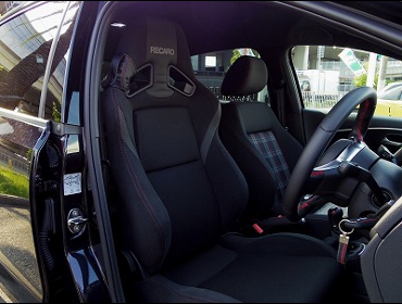 RECARO�i���J���V�[�g�j�@VW�@POLO�@GTI�@6C�Ƀ��J���@SR-7F Lassic H�@�V�[�g�q�[�^�[�t���@BK/RED�@����