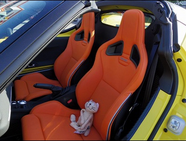 RECARO�i���J���V�[�g�j�@Alfaromeo�i�A���t�@�����I�j�@4C�X�p�C�_�[�Ƀ��J���@�X�|�[�c�X�^�[LL100H ���U�[SE�@�I�����W�@�I�����W�X�e�b�`�@�V���o�[�u���b�N���C���@�~2�r�@����