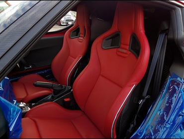 RECARO�i���J���V�[�g�j�@�A���t�@�����I�iAlfaromeo�j�Ƀ��J���@�X�|�[�c�X�^�[LL100H���U�[SE�@���b�h�@�J�[�{���o�b�N�V�F���@�~2�r�@����