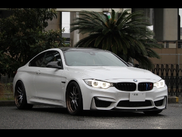 BMW�@M4��RECARO�i���J���j�V�[�g����
