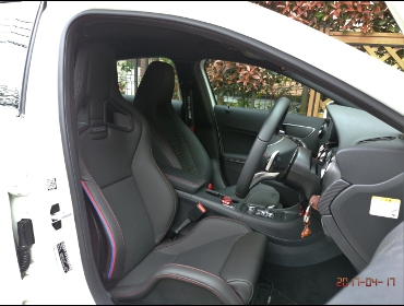 RECARO�i���J���V�[�g�j�@Mercedes Benz�i�����Z�f�X�x���c�j�@AMG�@A45�@4�}�`�b�N�@���[�V���O�G�f�B�V�����Ƀ��J���@�X�|�[�c�X�^�[LL100H���U�[SE�@BK���U�[/���b�h�X�e�b�`�@����