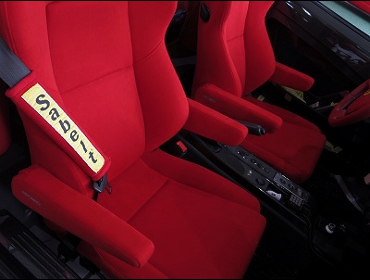 FERRARI�i�t�F���[���j�@�X�N�[�f���A�E�X�p�C�_�[16M�@�Ɂ@RECARO�i���J���j�@SR-7F�@KK100�@RED�@���r�A�[�����X�g�t���@�~2�r�@����