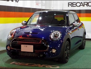 BMW�@MINI�@F55�@Cooper SD�@�Ɂ@RECARO�i���J���j�V�[�g����