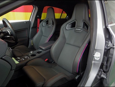Mercedes Benz�i�����Z�f�X�x���c�j�@A45�@AMG�@W176�@�Ɂ@RECARO�i���J���j�@�X�|�[�c�X�^�[LL100H���U�[SE�@BK���U�[/RED�X�e�b�`�@�~2�r�@����