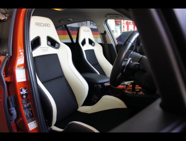 BMW�@F20�@�Ɂ@RECARO�i���J���j�@SR-7�@Lassic�@�z���C�g�@���@SR-7F�@Lassic �z���C�g�@����