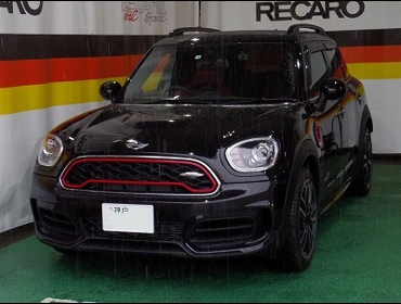BMW�@MINI�@�N���X�I�[�o�[JCW�@F60�@�Ɂ@RECARO�i���J���j�V�[�g����