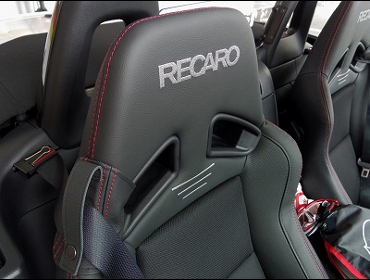 RECARO�i���J���V�[�g�j�@ABARTH�@124�X�p�C�_�[�@�Ɂ@���J���@SR-7�@Lassic�@BK�@�V�[�g�q�[�^�[�t���@�~2�r�@���@�V�[�g�o�b�N��������ɃX�s�[�J�[�ڐ݂ő���