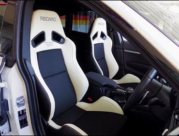 BMW�@320i�@�Ɂ@RECARO�i���J���j�@SR-7�@Lassic�@���@�~2�r�@����